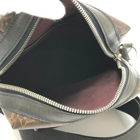 LOUIS VUITTON Black Monogram Canvas Shoulder Bag - Picture 14 of 16